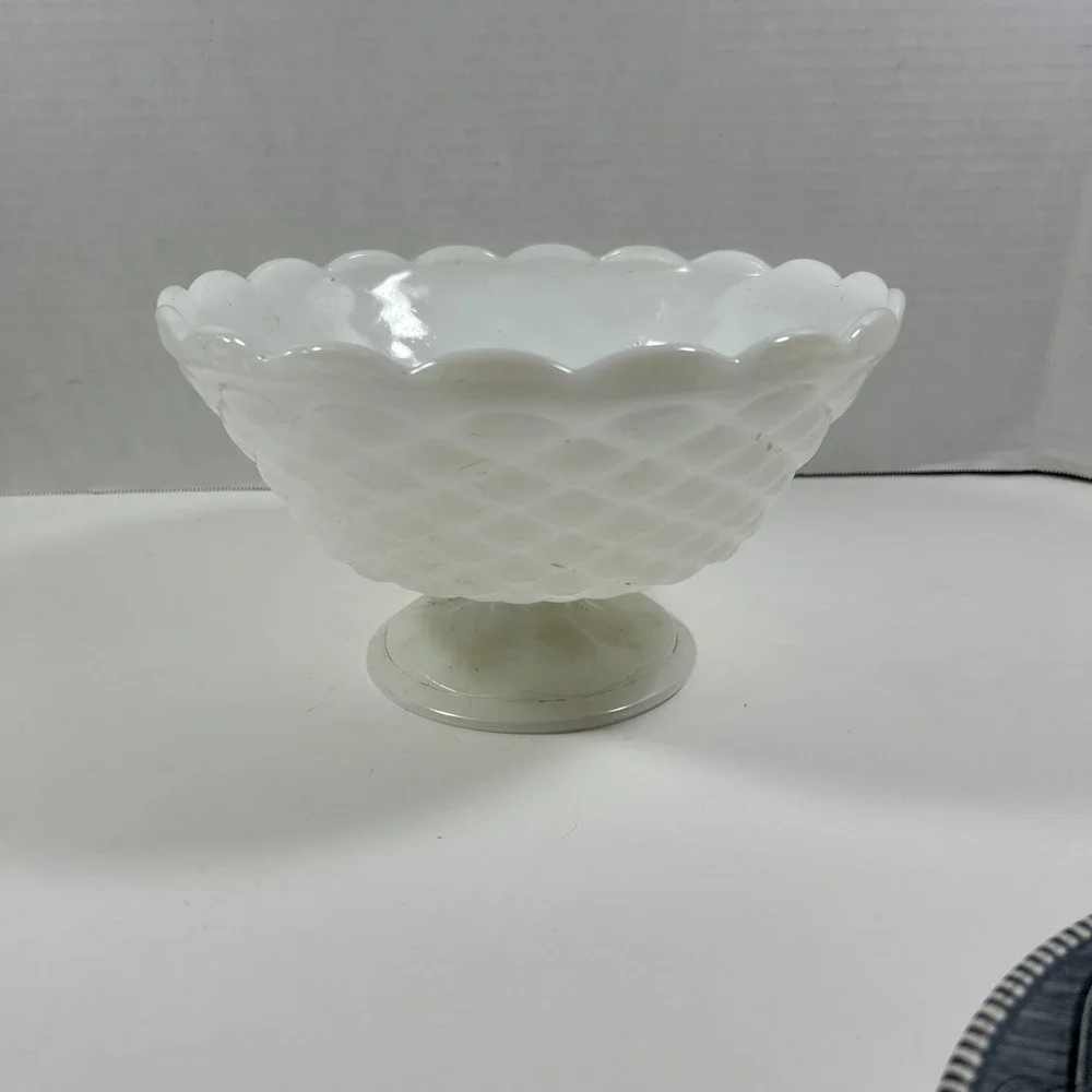 Vintage White Milk‎ Glass Fruit Bowl Raised Pattern
